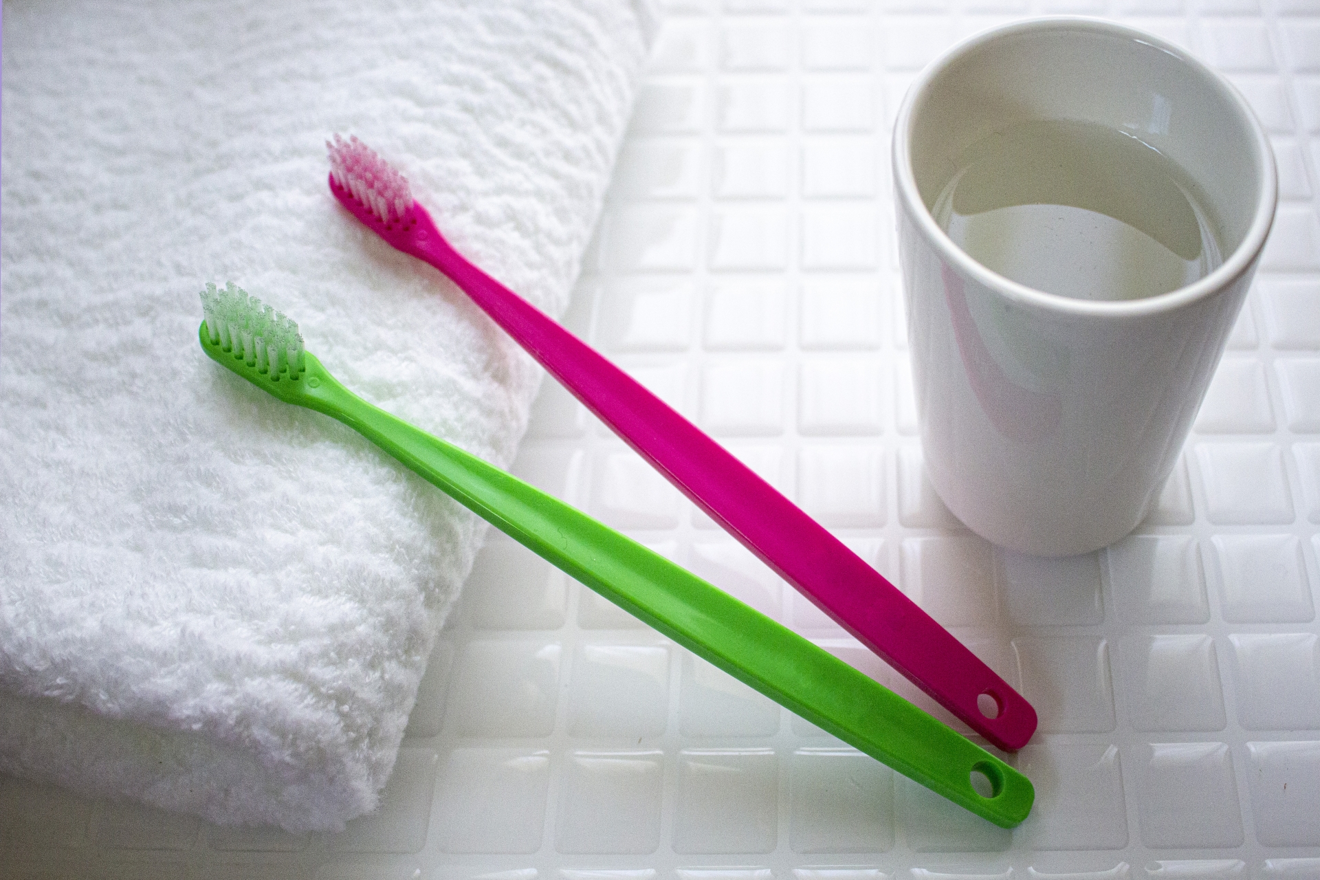 歯ブラシとコップ